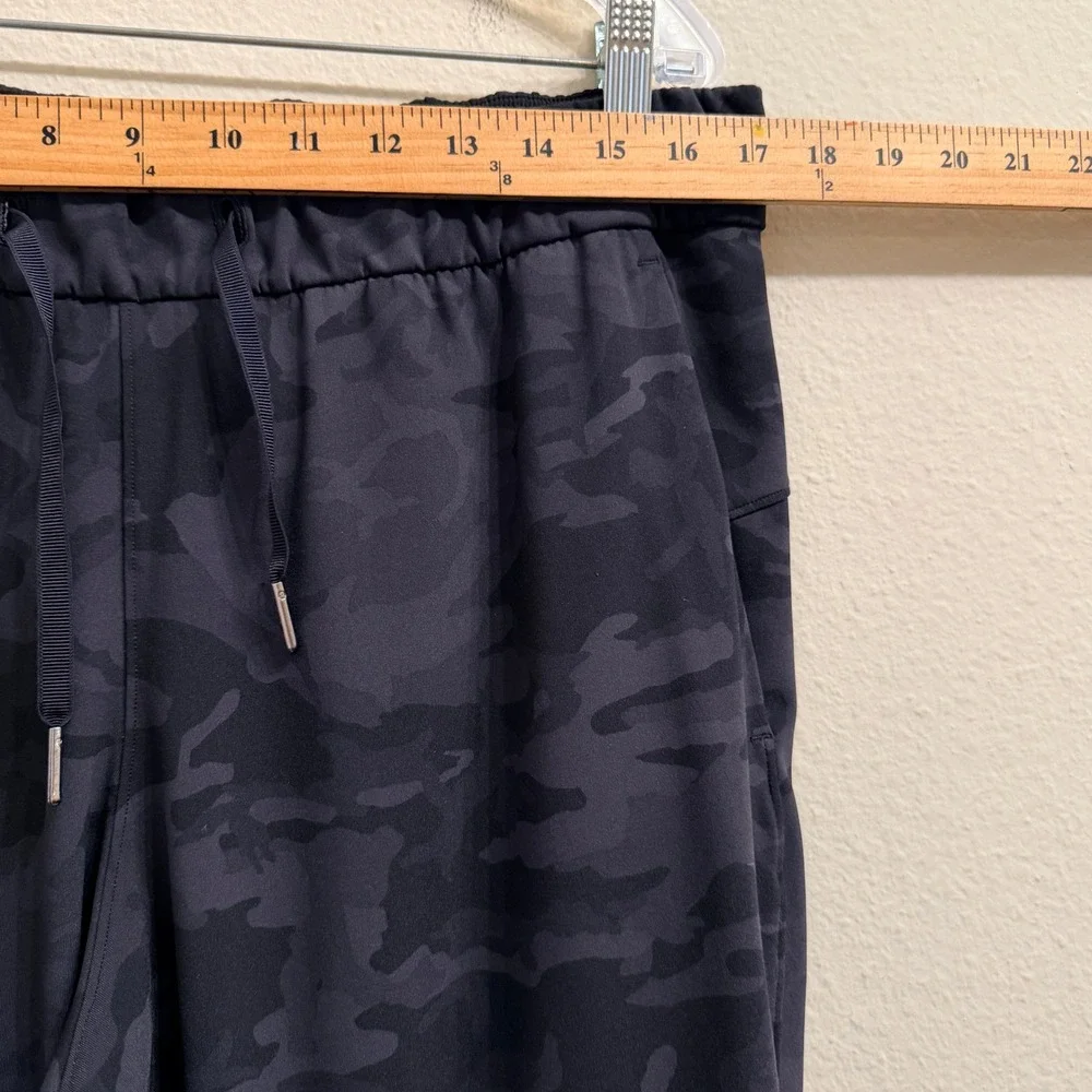 Lululemon On the Fly 7/8 Pant Camo Black Gray Size 12 Pockets Athleisure